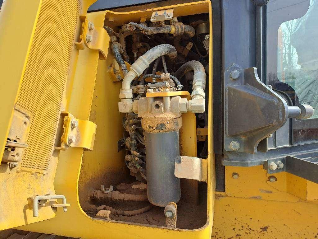 Komatsu D61PXi-24 Photo 15