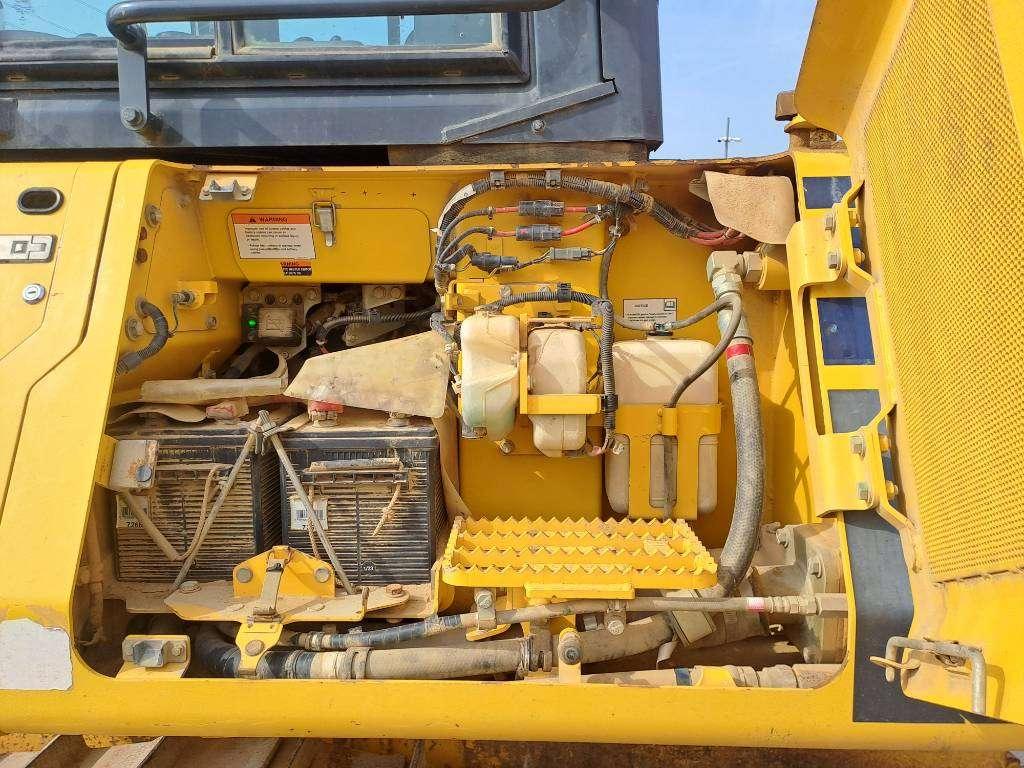 Komatsu D61PXi-24 Photo 16