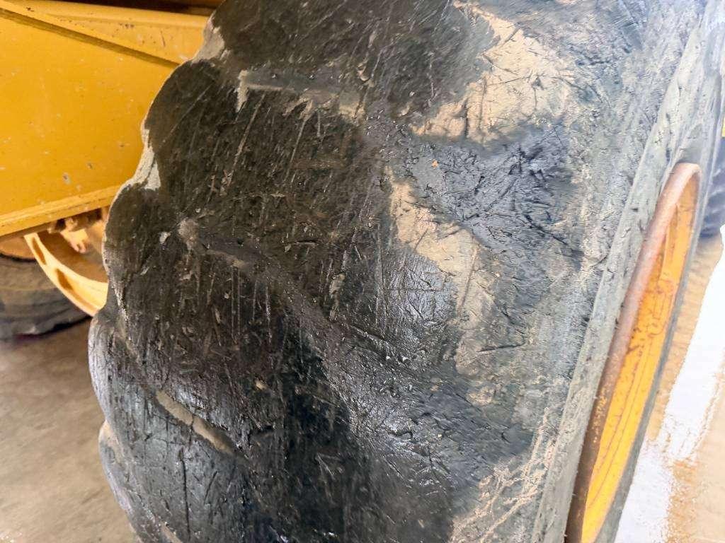 Caterpillar 735 Photo 20