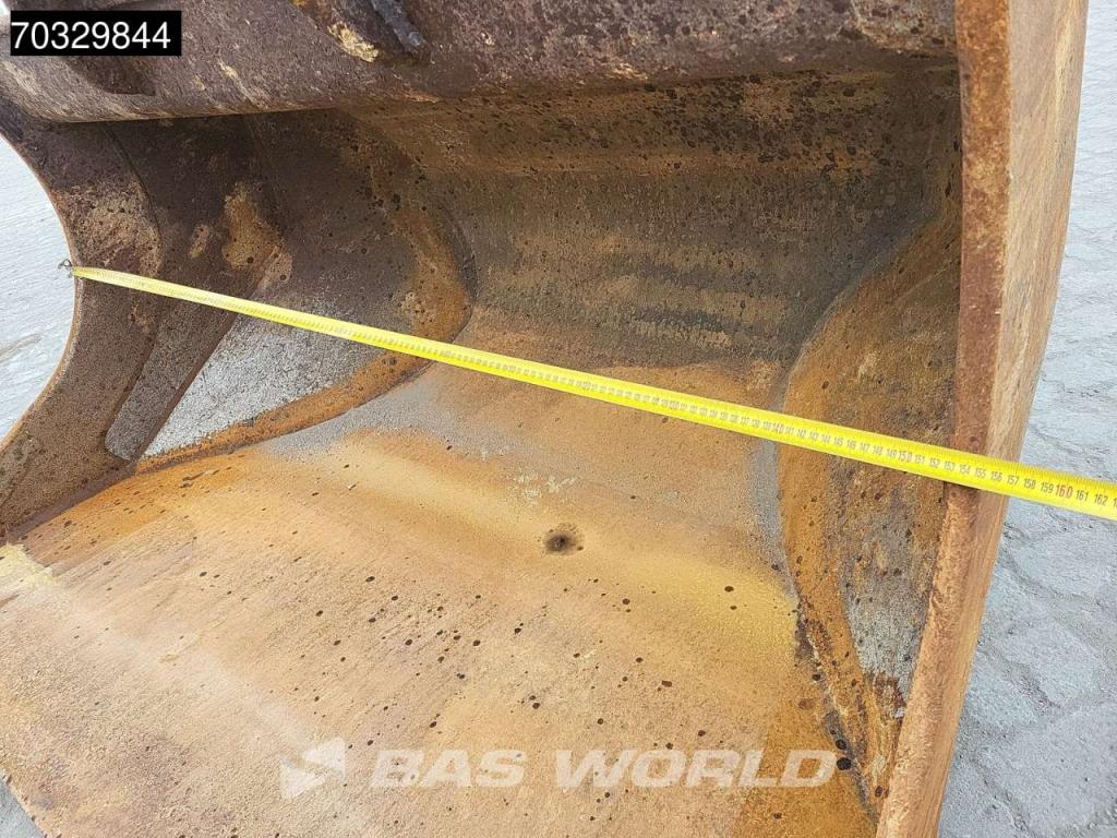 Komatsu HB215 LC -2 Photo 19
