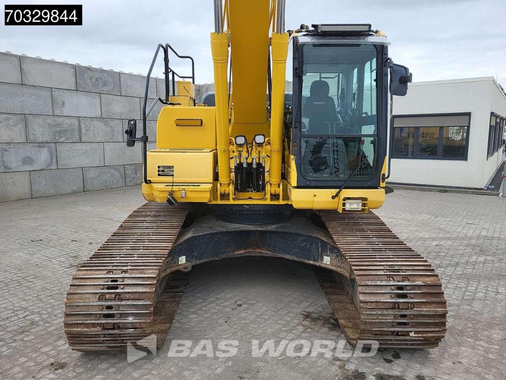 Komatsu HB215 LC -2 Photo 5