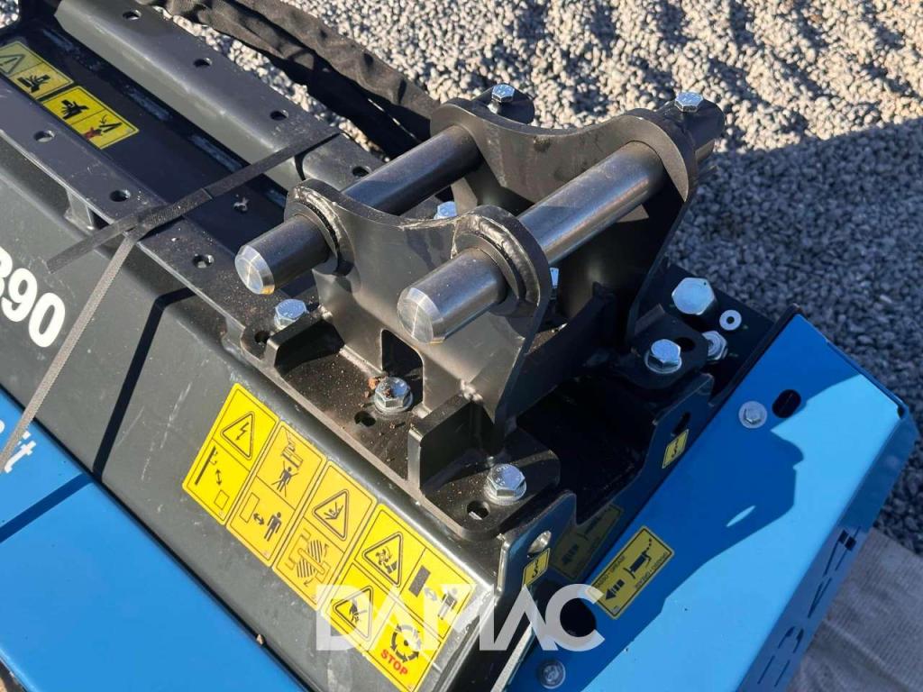 C4 B90 Photo 6