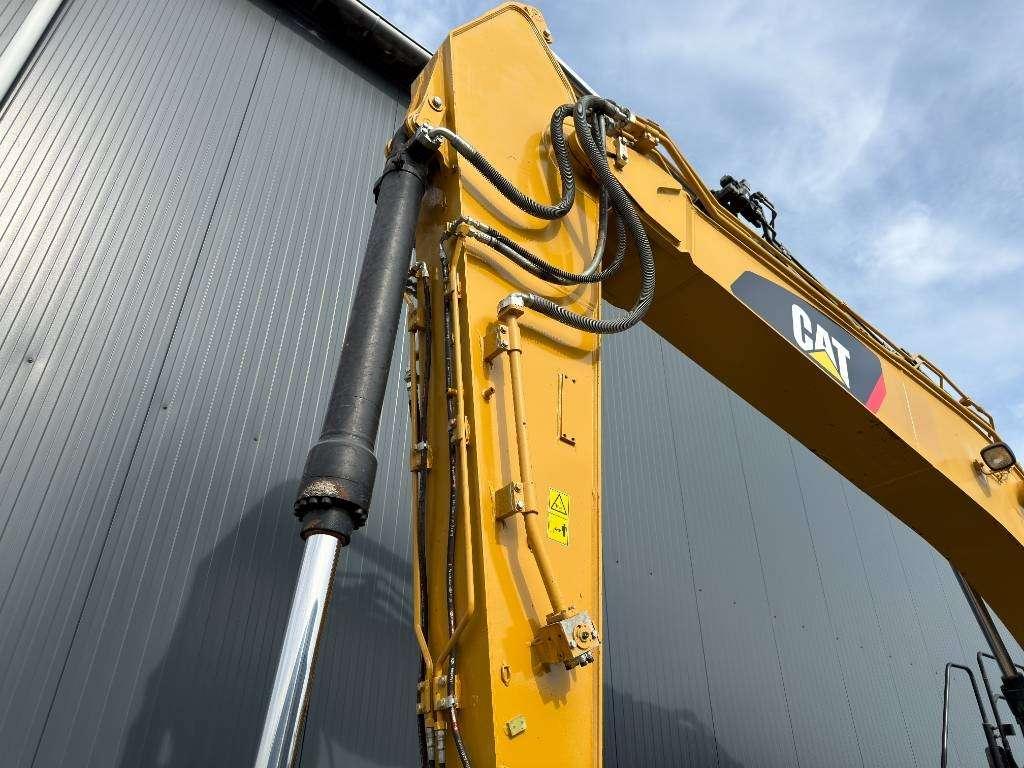 Caterpillar 320E L Photo 14