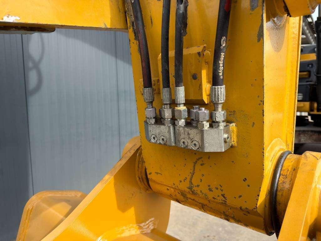 Caterpillar 320E L Photo 15