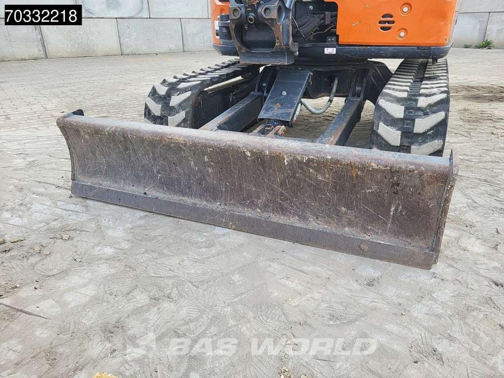 Hitachi ZX33 U-6 CLR A/C - 3 Buckets Photo 28