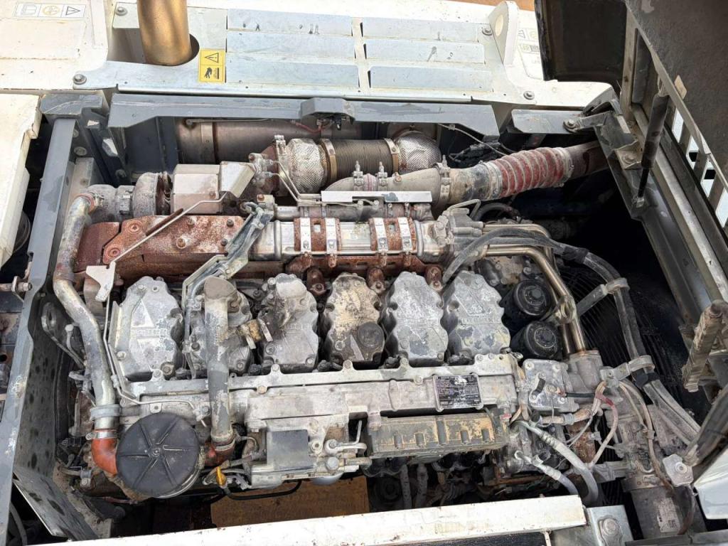 Liebherr R950 SHD (R945 / R946) Photo 25