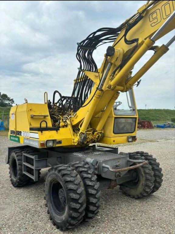 Liebherr A 900 C Photo 4