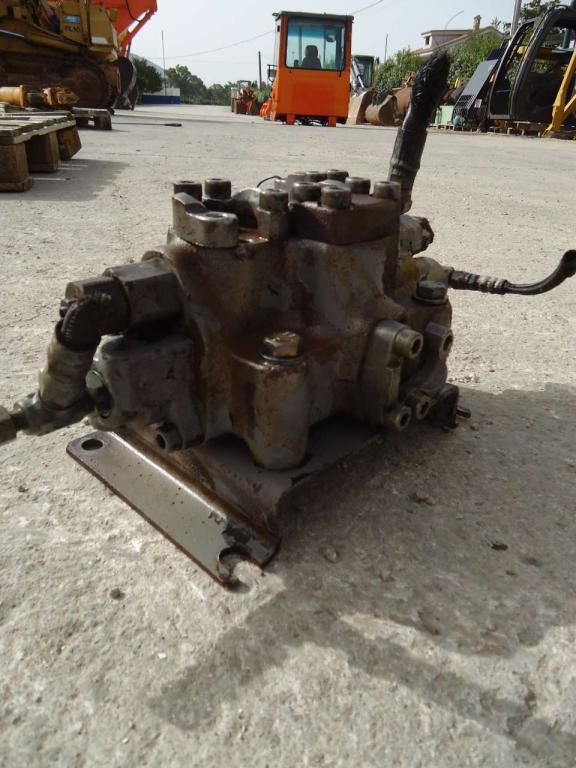 Valve pour marteaux hydraulique pour Hitachi ZAXIS ZX210-3 Photo 1