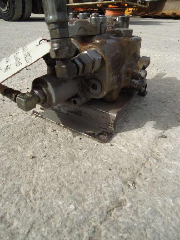 Valve pour marteaux hydraulique pour Hitachi ZAXIS ZX210-3 Photo 2
