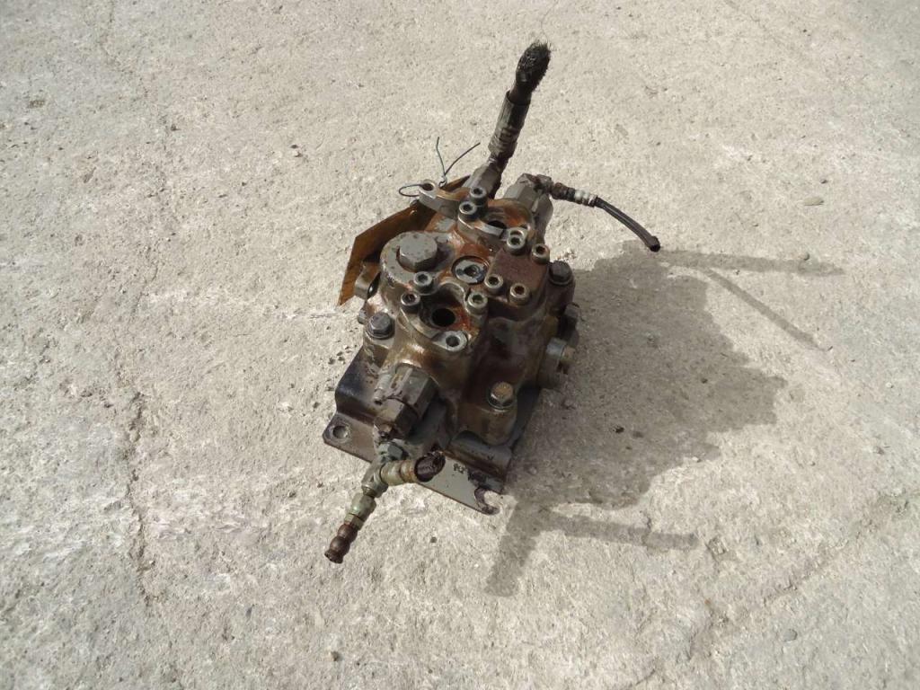 Valve pour marteaux hydraulique pour Hitachi ZAXIS ZX210-3 Photo 5
