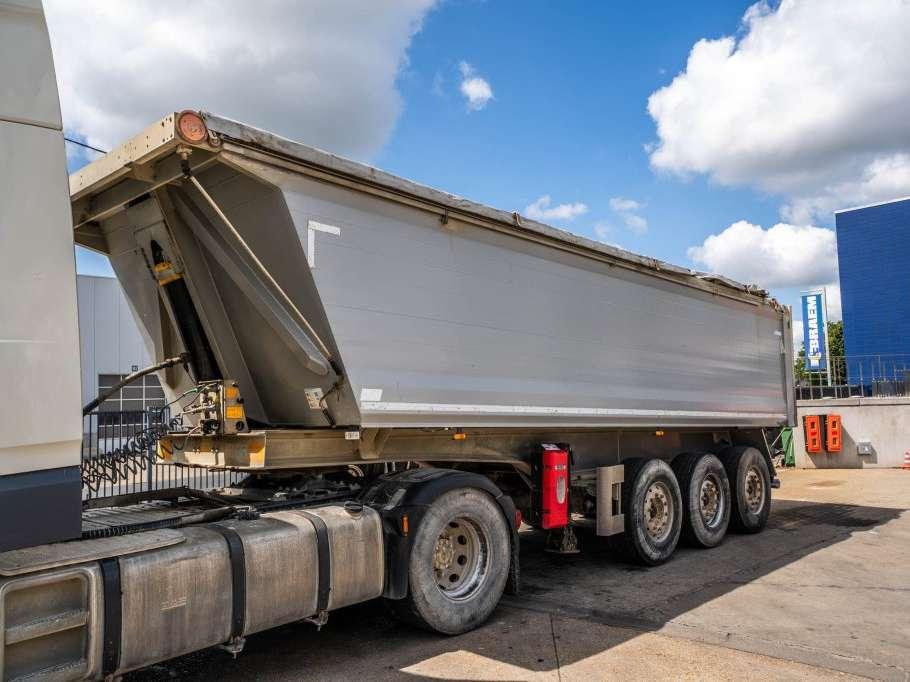 Benalu C39C17-ALU + BACHE - 30m3 Photo 1