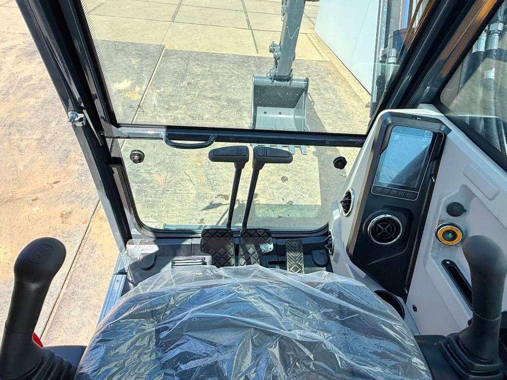 Hyundai HX60 G - BRAND NEW / Hammer Lines / Blade Photo 9
