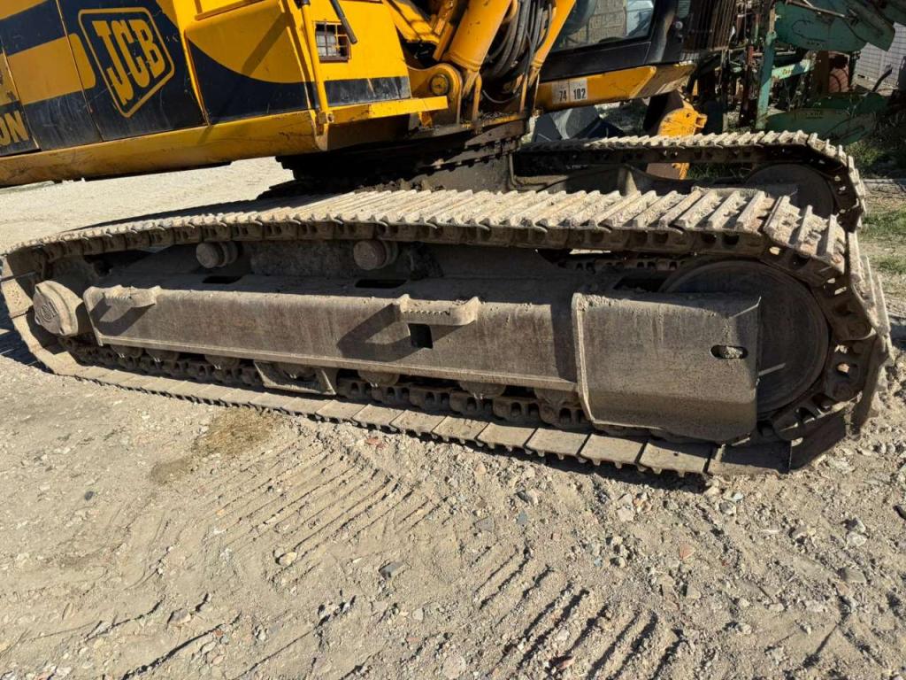 JCB 220 Photo 3