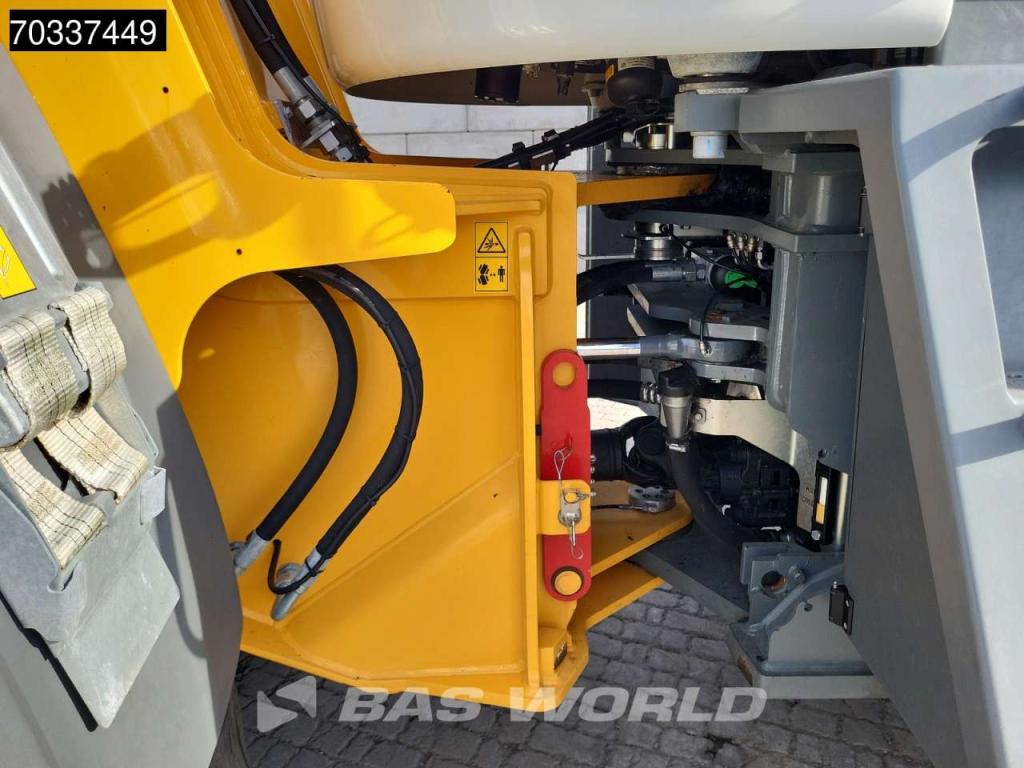 Liebherr L550 Photo 23