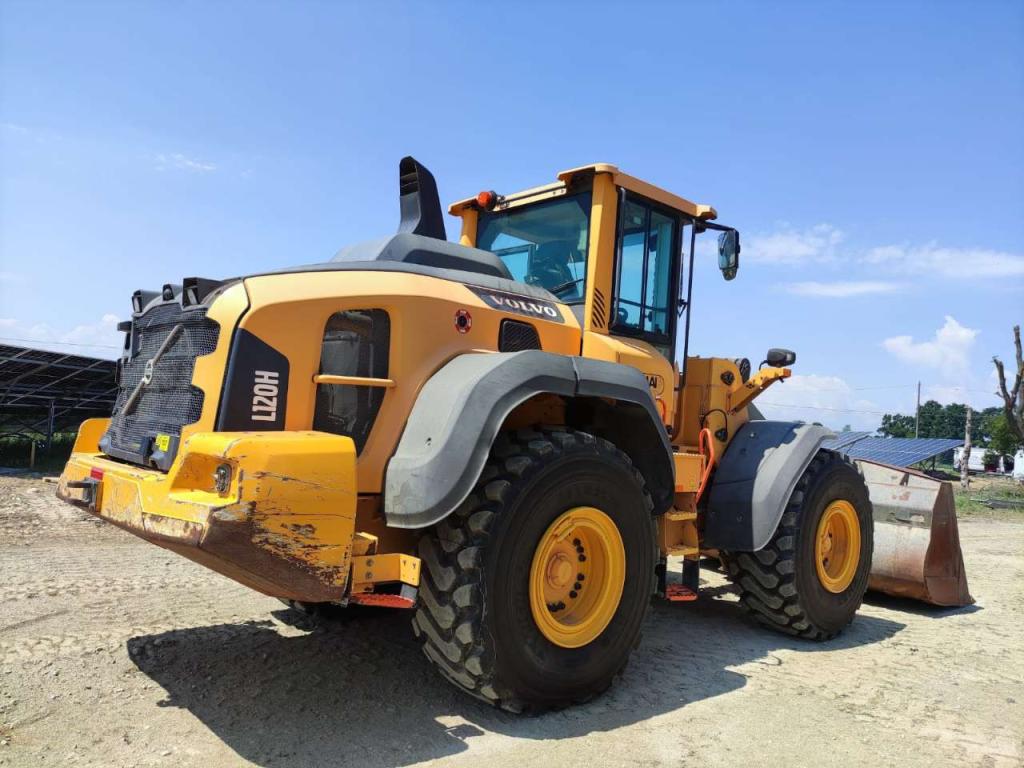 Volvo L120H Photo 4