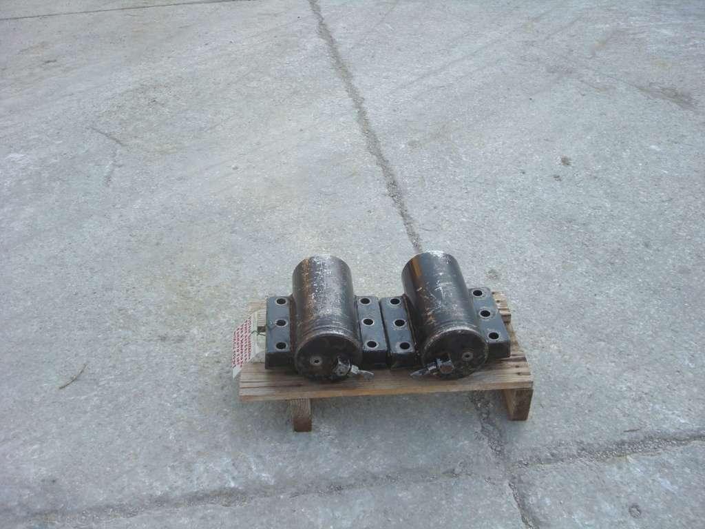 PISTONI BLOCCAGGIO PONTE ANTERIORE pour Fiat Hitachi 150W3 Photo 3