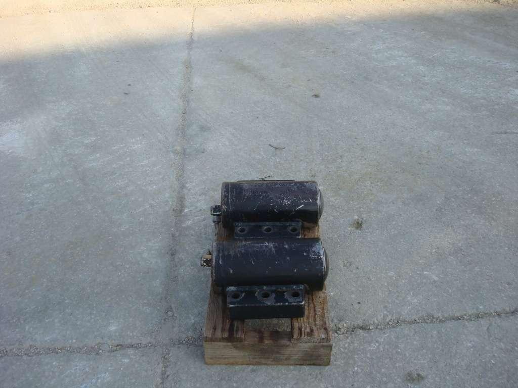 PISTONI BLOCCAGGIO PONTE ANTERIORE pour Fiat Hitachi 150W3 Photo 4