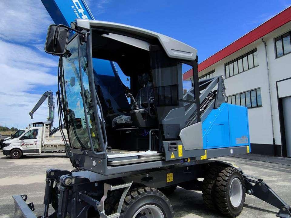 Fuchs MHL 320 Photo 4