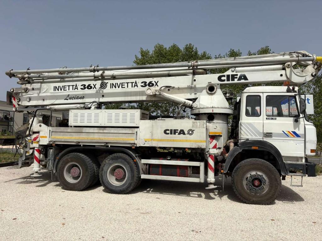 Iveco 330.30 POMPA CIFA 36 metri Photo 10