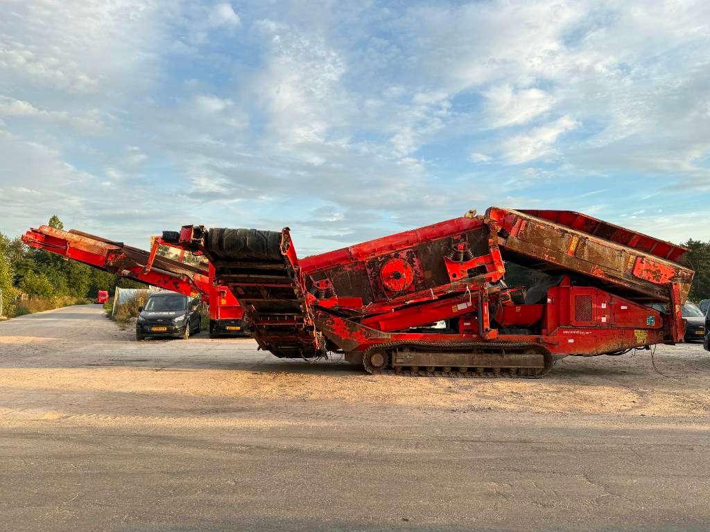Terex Finlay 883T - 2 Side Conveyor / Auto Greasing Photo 2