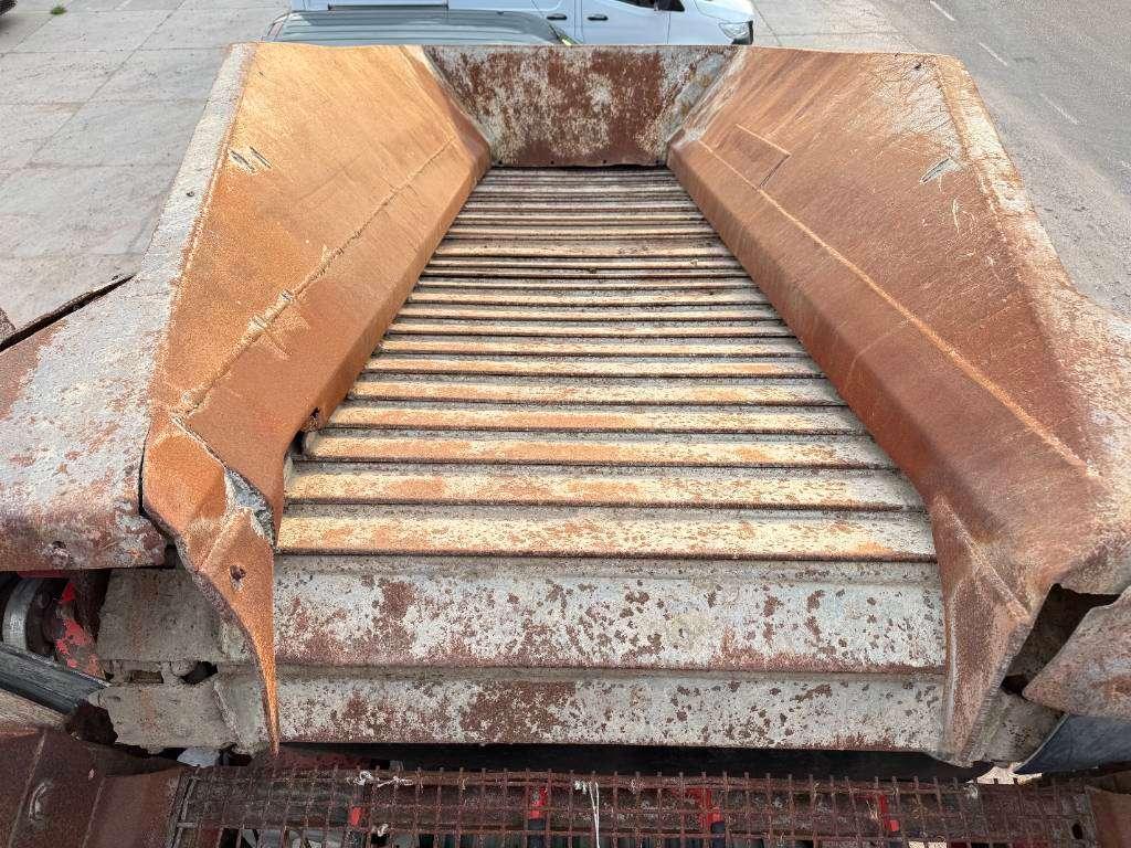 Terex Finlay 883T - 2 Side Conveyor / Auto Greasing Photo 24