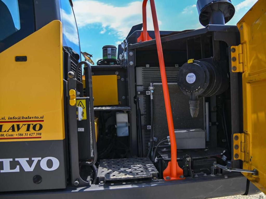 Volvo EC 140 EL Photo 10