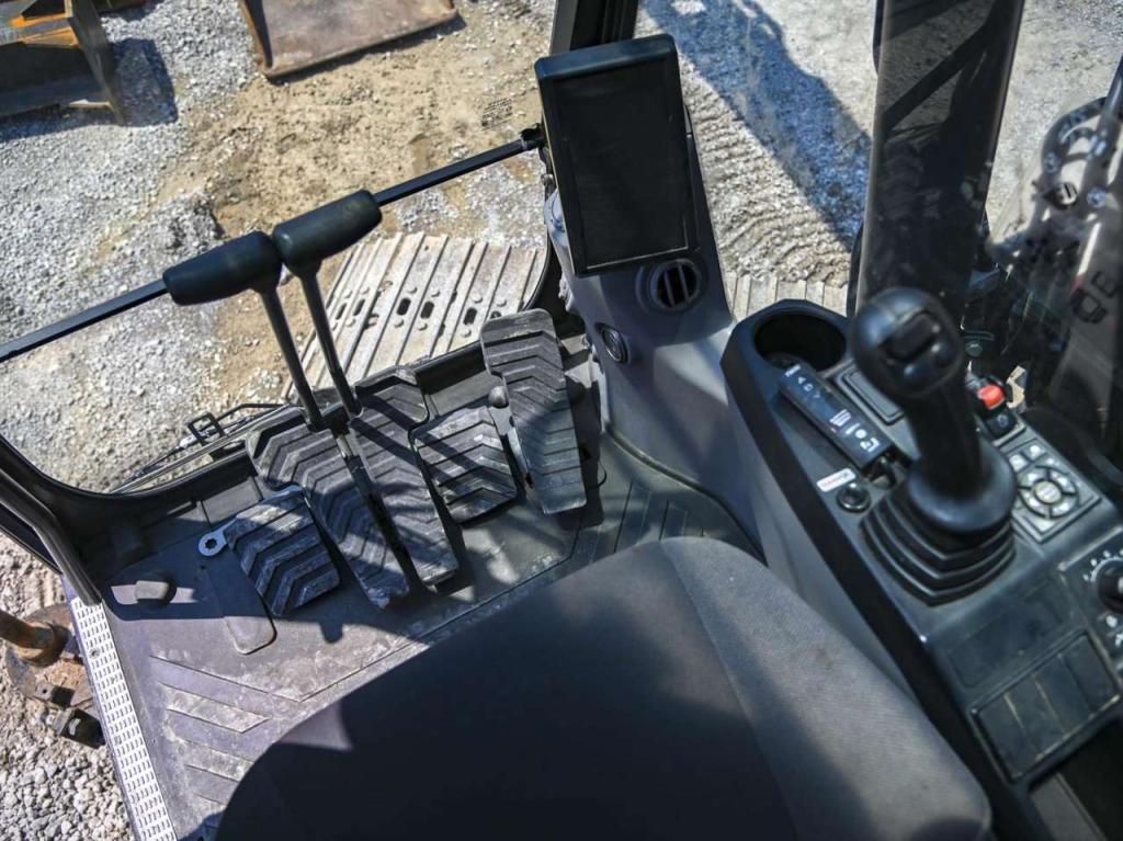 Volvo EC 140 EL Photo 12