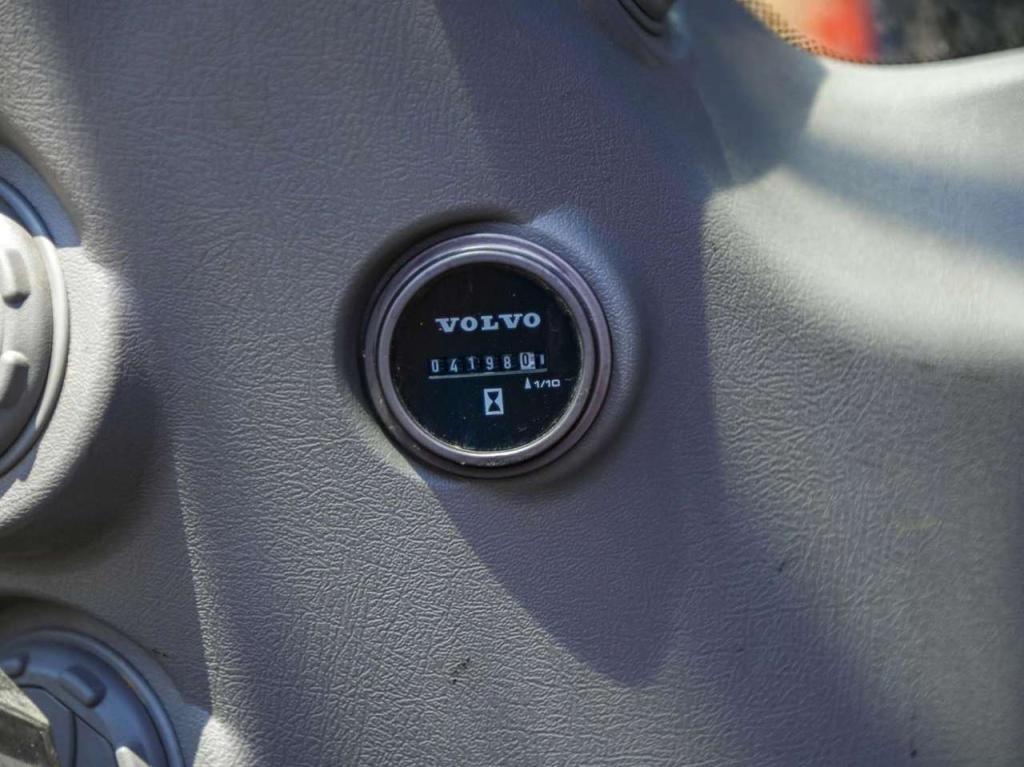 Volvo EC 140 EL Photo 13