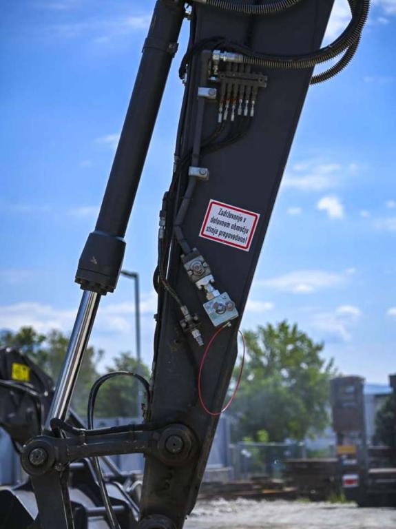 Volvo EC 140 EL Photo 6