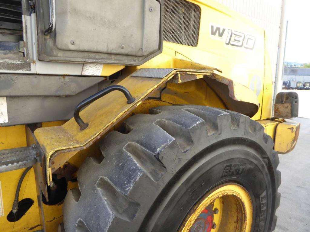 New Holland W130 Photo 15