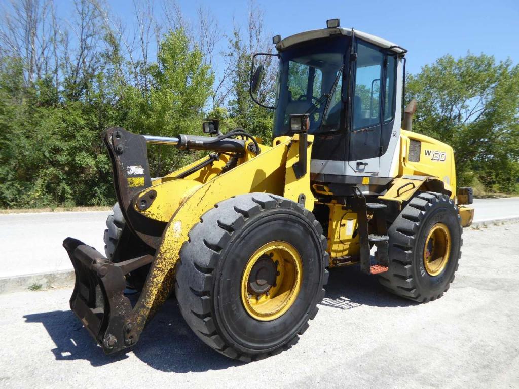 New Holland W130 Photo 2