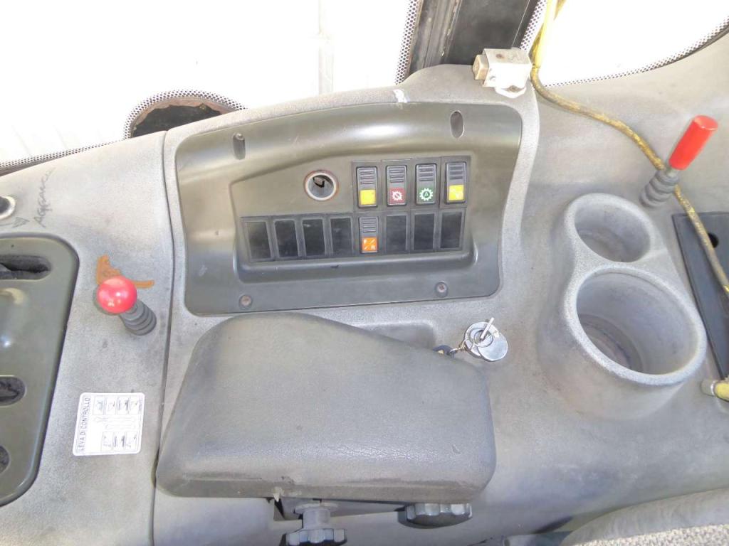 New Holland W130 Photo 20
