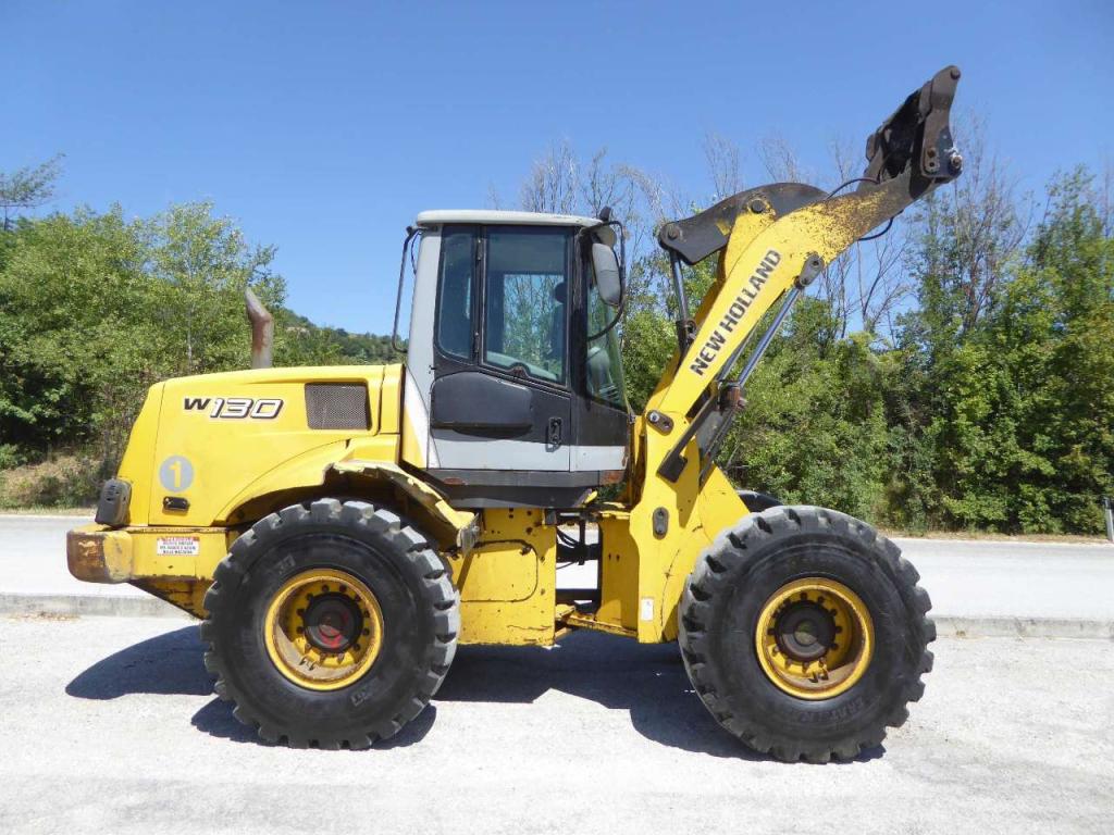 New Holland W130 Photo 9
