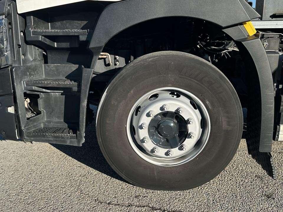 Renault C430 6X2 Photo 4