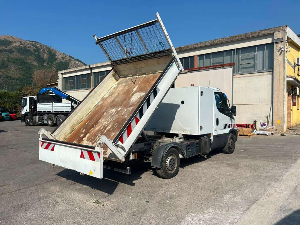 Iveco DAILY 35-120 Photo 12