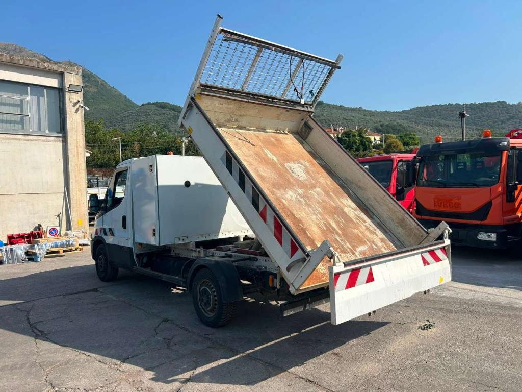 Iveco DAILY 35-120 Photo 17