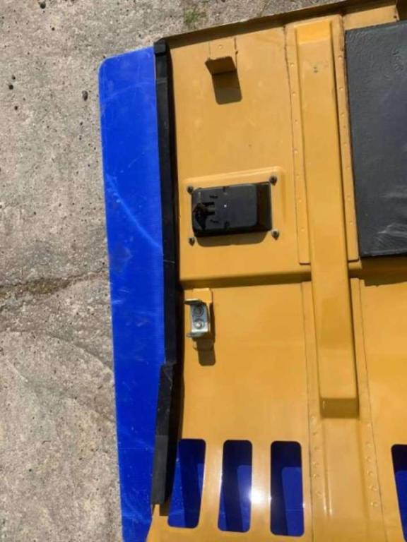Caterpillar 323D Left Rear door Photo 4