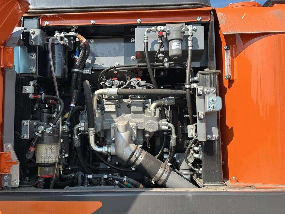Hitachi ZX220W-7 Photo 12
