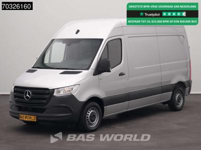 Mercedes-Benz Sprinter 215 CDI Automaat 150pk L2H2 MBUX Camera Airco Parkeersensoren CarPlay Euro6 L2 Airco en vente par BAS World B.V.