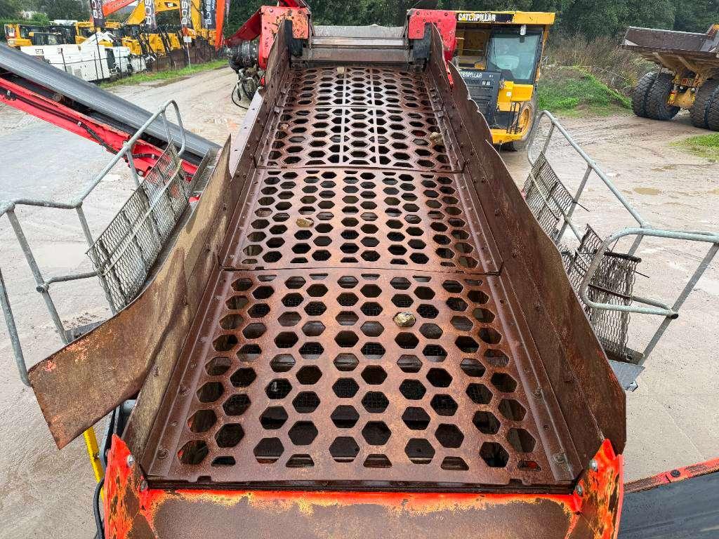 Terex - Finlay 883 - Automatic Greasing / Caterpillar Engine Photo 24