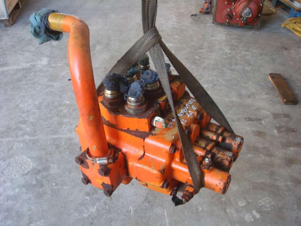 Distributeur hydraulique pour FL14E Photo 1