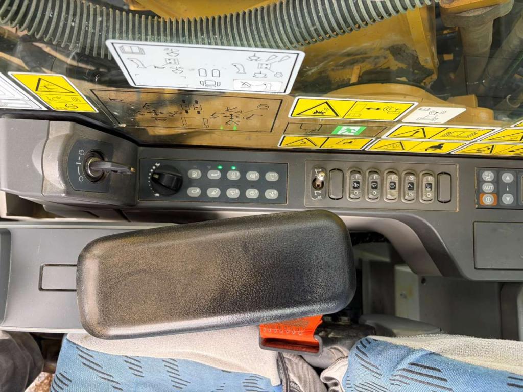 Caterpillar 323FLN Photo 24