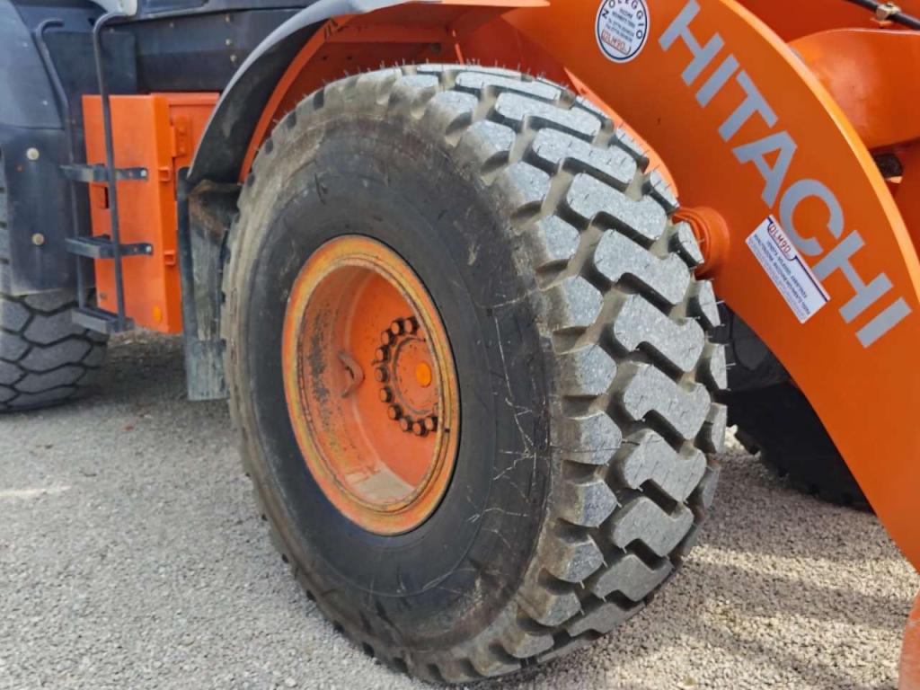 Hitachi ZW 180-6 Photo 15