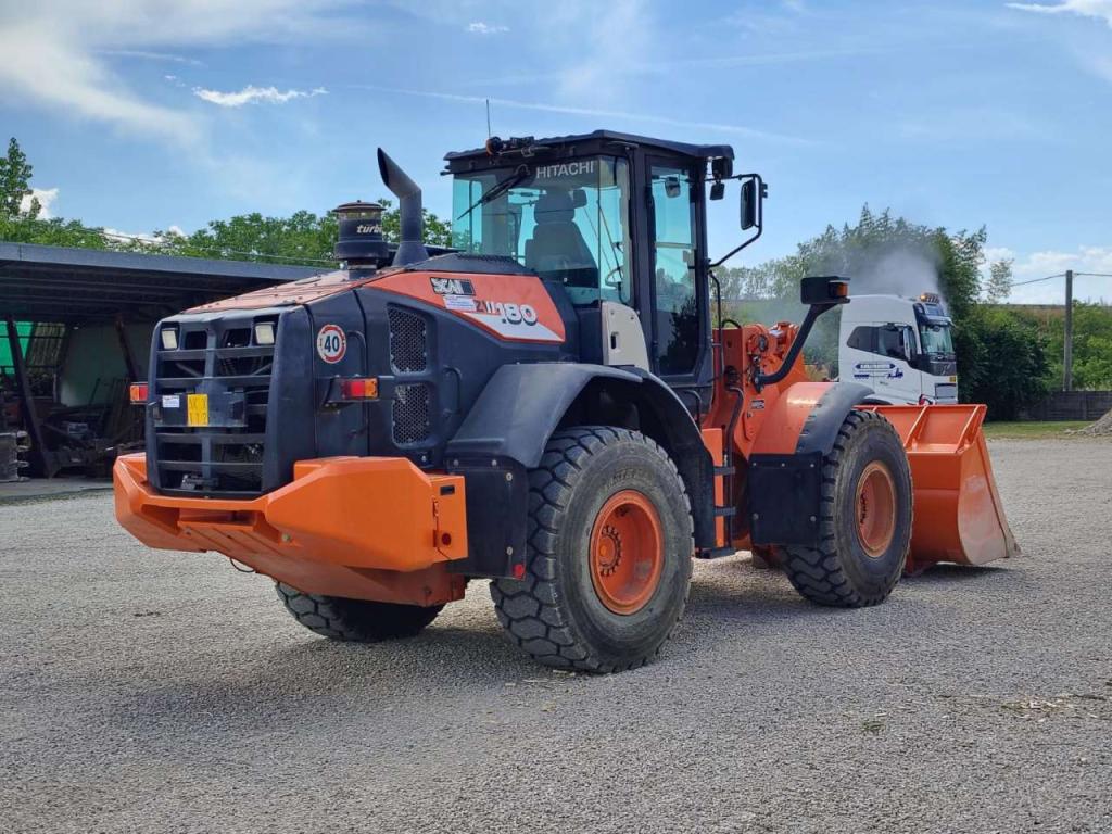Hitachi ZW 180-6 Photo 5