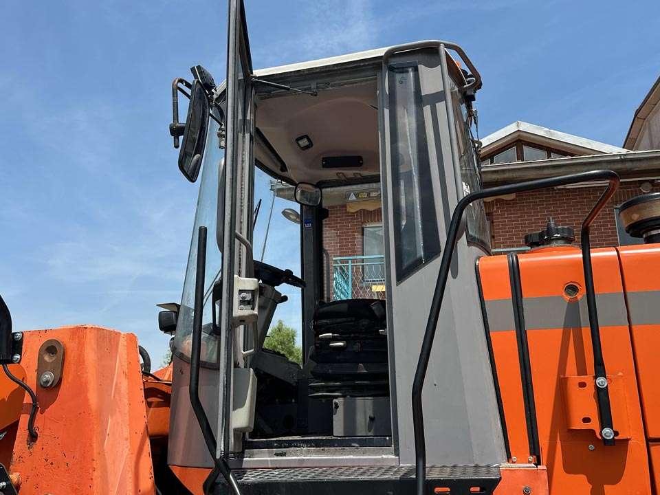 Hitachi LX210E Photo 12