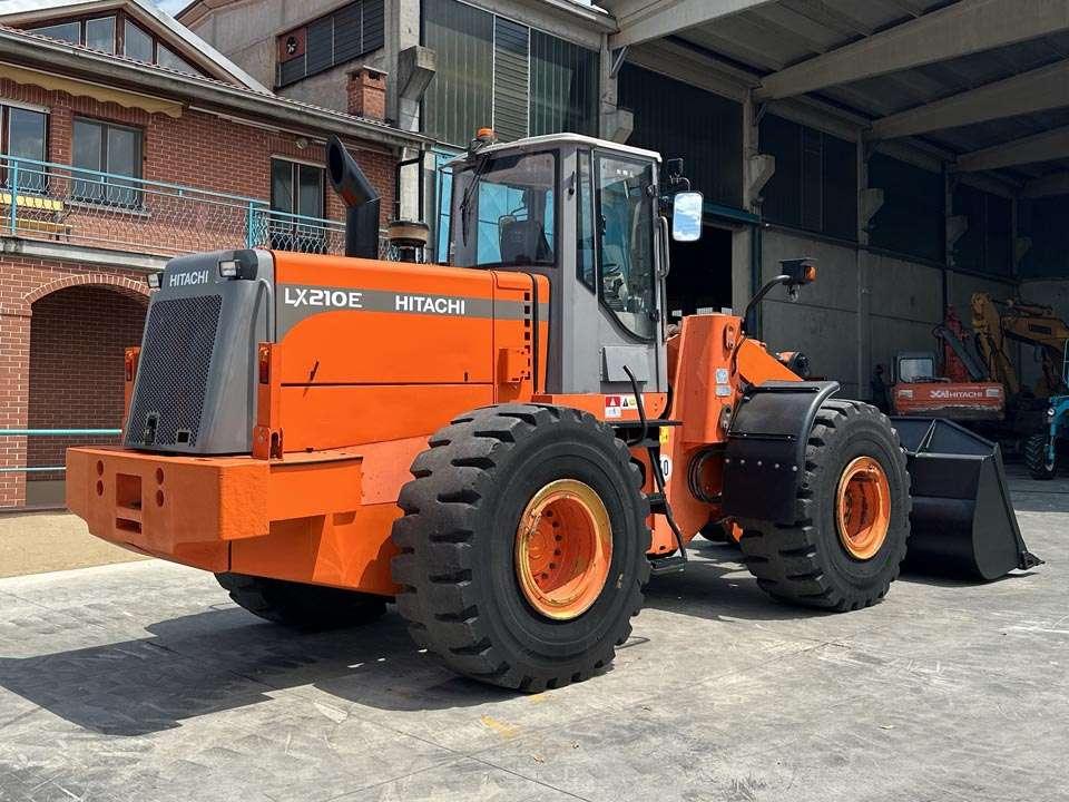 Hitachi LX210E Photo 20