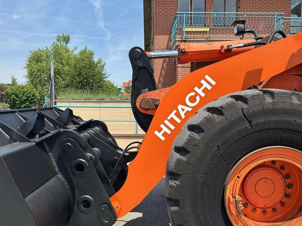 Hitachi LX210E Photo 9
