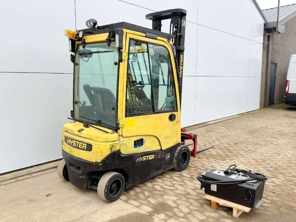 Hyster J1.6XN MWB - Duplex / Rotating Forks / Lithium Photo 5