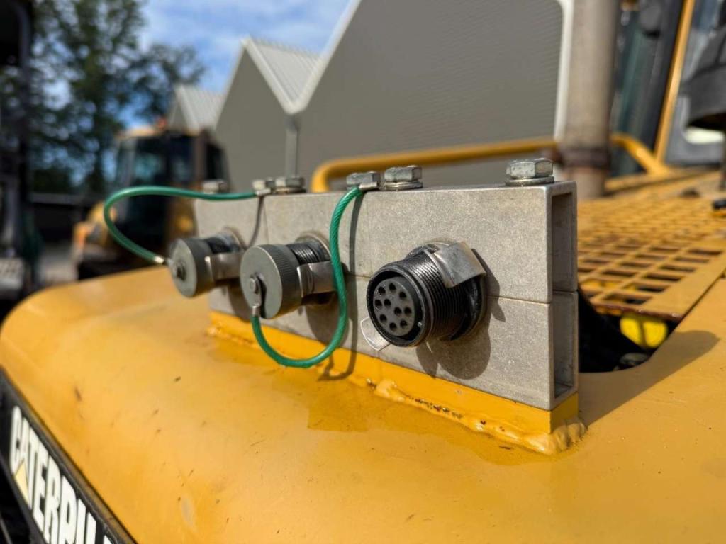 Caterpillar D3G XL GPS Prepared - Ripper valve Photo 30
