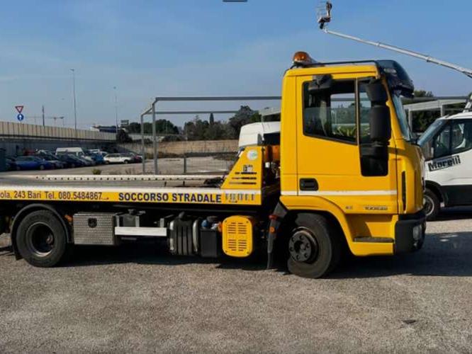 Iveco Eurocargo 100 Photo 1